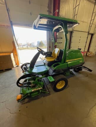 Image of John Deere 7400A equipment image 1