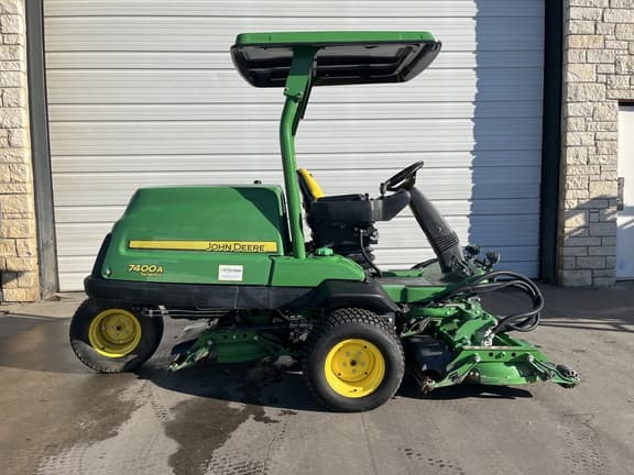 Image of John Deere 7400A equipment image 1