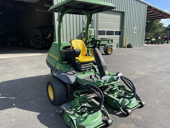 Image of John Deere 7400A equipment image 4