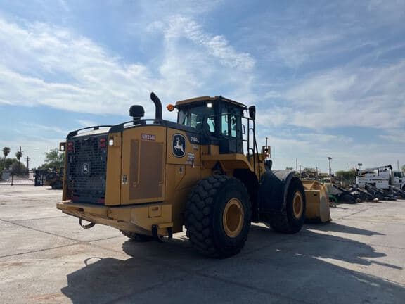 Image of John Deere 744L equipment image 4