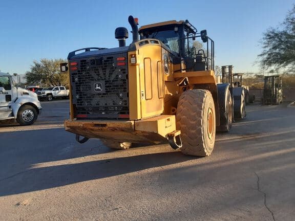 Image of John Deere 744L equipment image 4