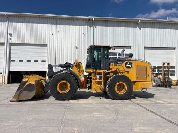 Image of John Deere 744L Image 1