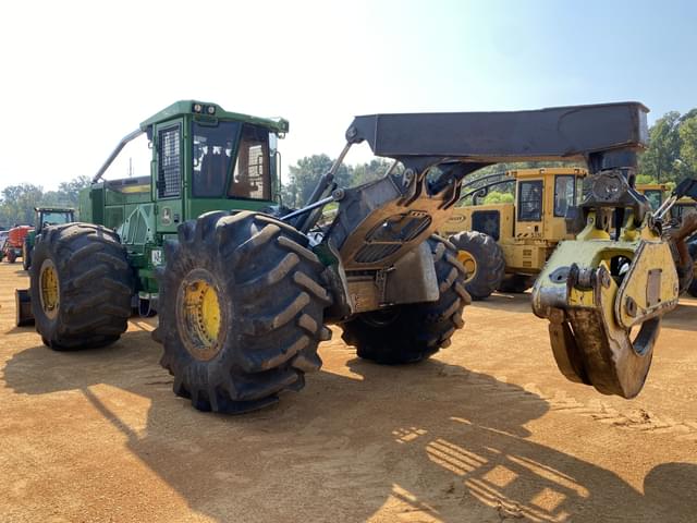 Image of John Deere 748L-II equipment image 1