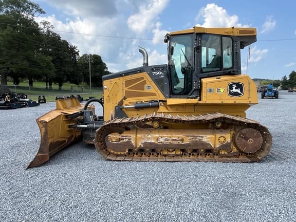 Image of John Deere 750L equipment image 1