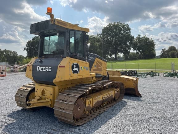 Image of John Deere 750L equipment image 3