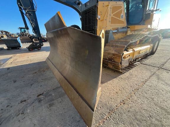 Image of John Deere 750L XLT equipment image 3