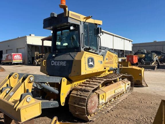 Image of John Deere 750L XLT equipment image 4