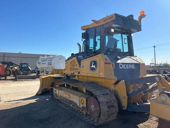 Image of John Deere 750L XLT equipment image 2