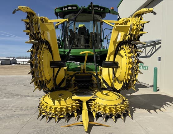Image of John Deere 770 equipment image 1