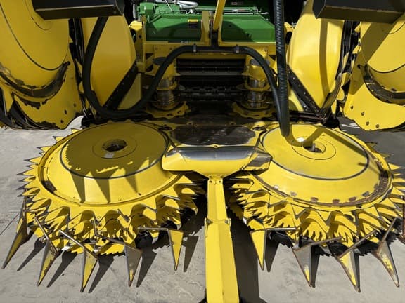 Image of John Deere 770 equipment image 3