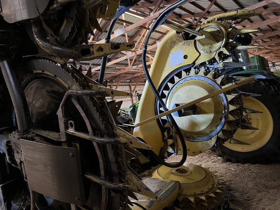 Image of John Deere 770 equipment image 1