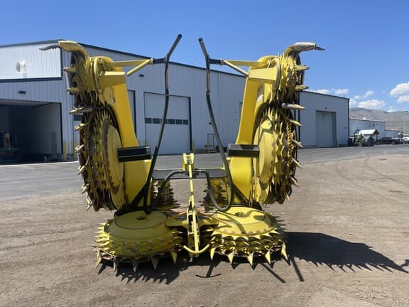 Image of John Deere 770 equipment image 1