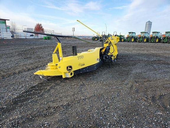 Image of John Deere 770 equipment image 2