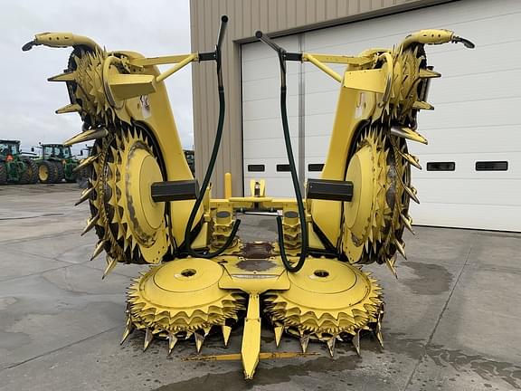 Image of John Deere 770 Primary image