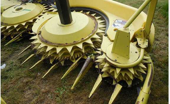 Image of John Deere 770 Image 1