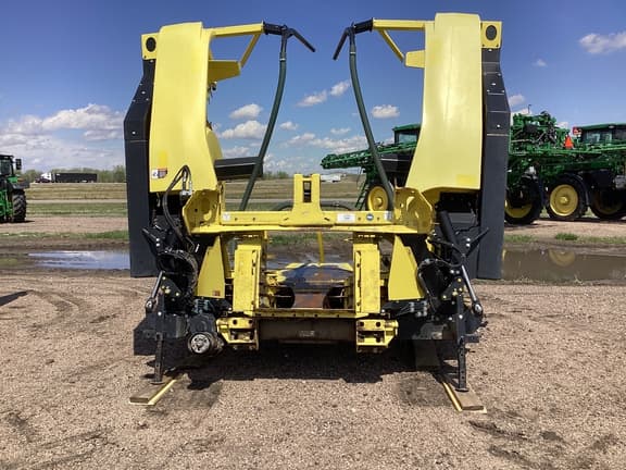 Image of John Deere 770 equipment image 3