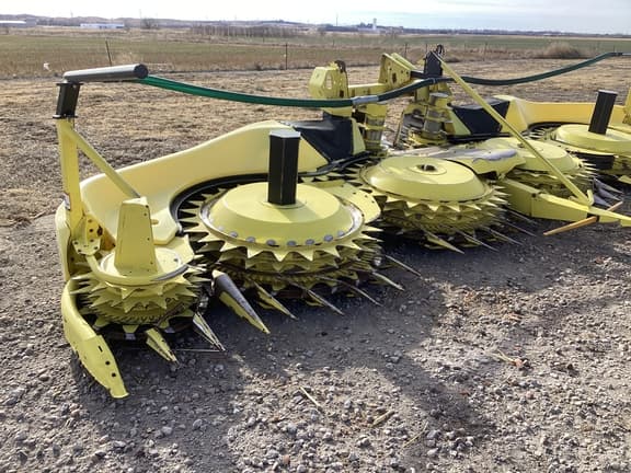 Image of John Deere 770 equipment image 2