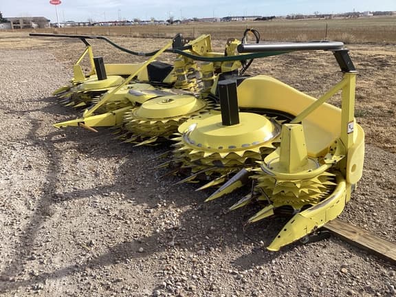 Image of John Deere 770 equipment image 1