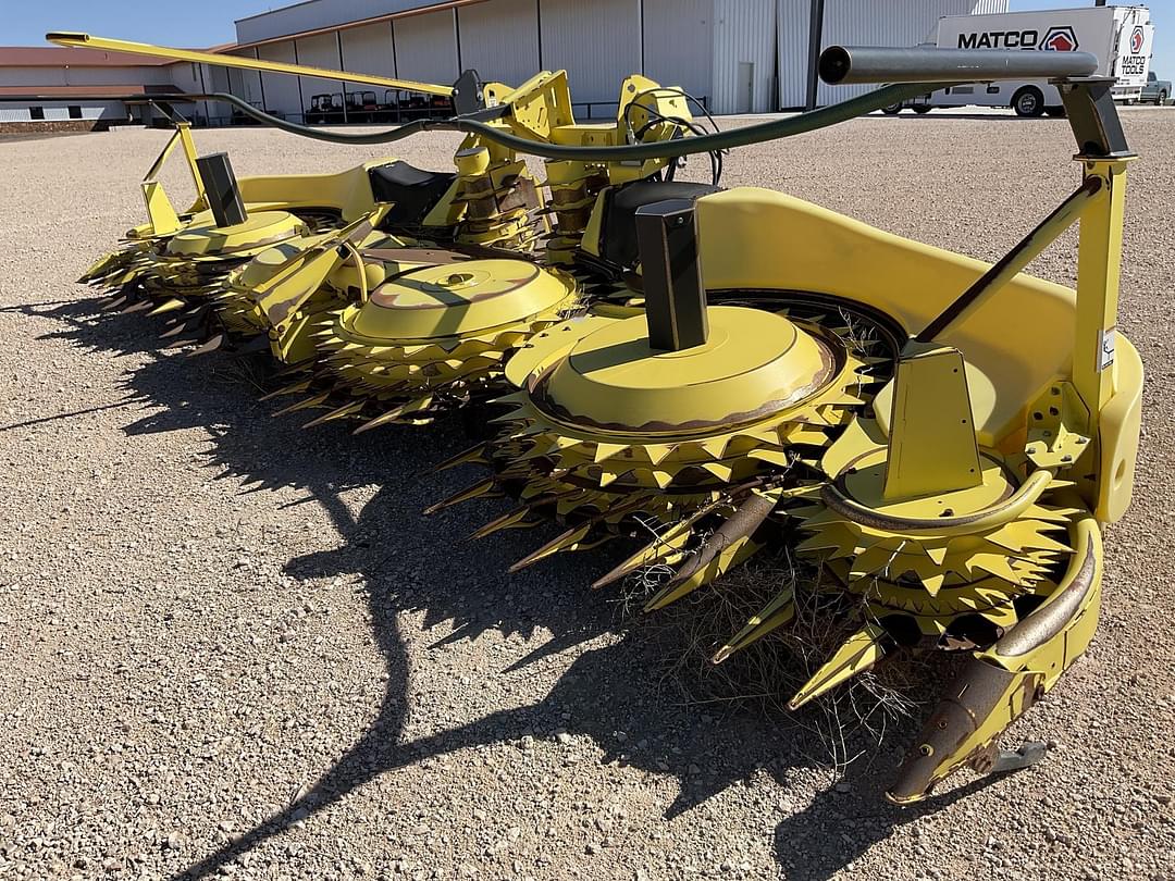 Image of John Deere 770 Primary image