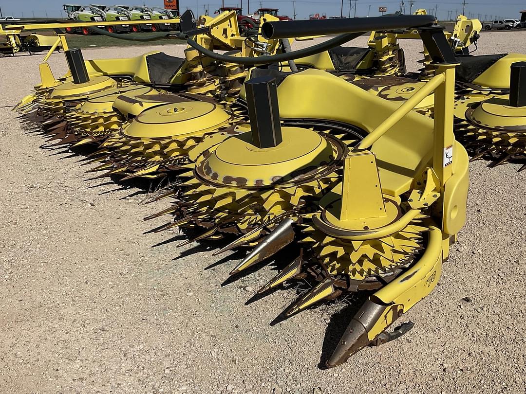 Image of John Deere 770 Primary image