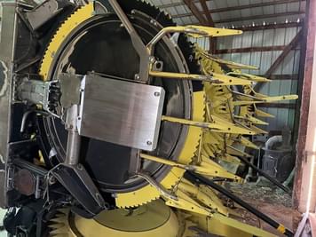 Main image John Deere 772