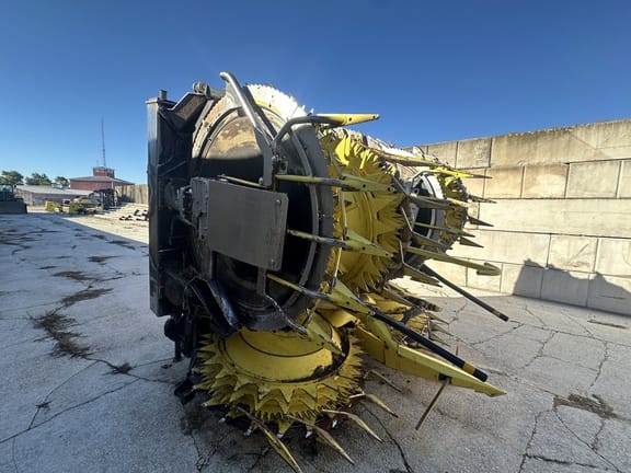 2021 John Deere 772 Equipment Image0