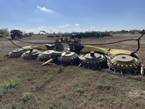 2021 John Deere 772 Image