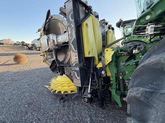 Image of John Deere 772 equipment image 1