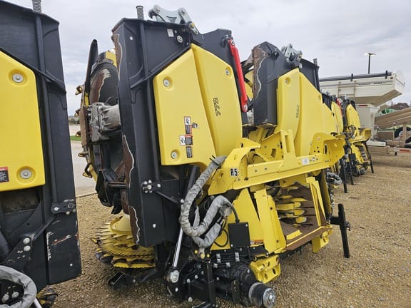 2021 John Deere 772 Equipment Image0