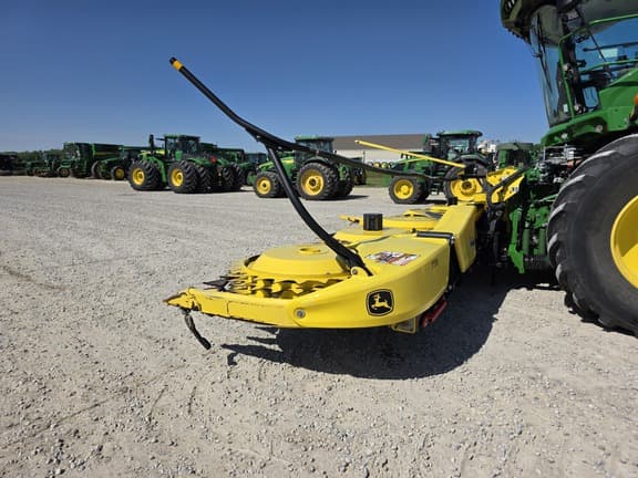 Image of John Deere 772 equipment image 1