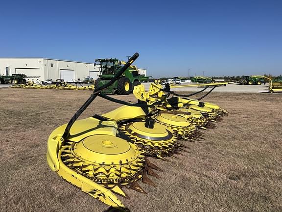 Image of John Deere 772 equipment image 1