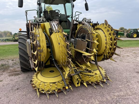 Main image John Deere 772