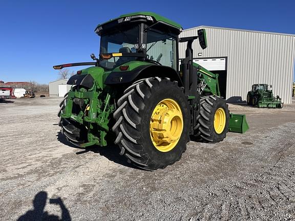 Image of John Deere 7R 210 equipment image 4