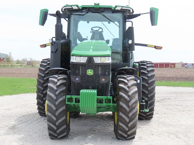 Image of John Deere 7R 210 equipment image 2