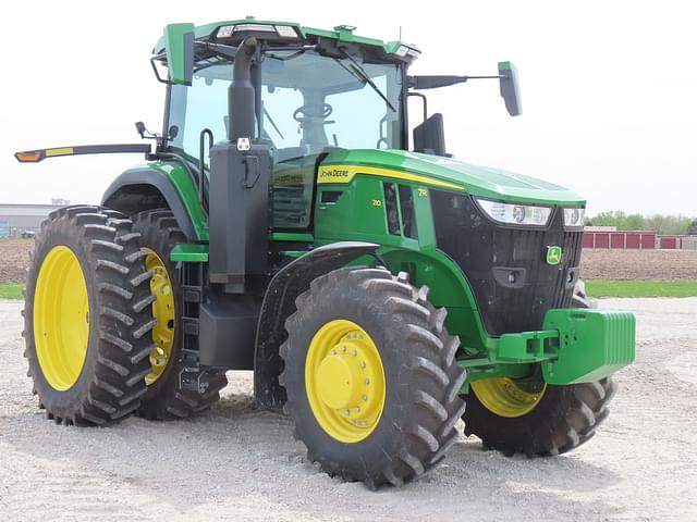 Image of John Deere 7R 210 equipment image 3