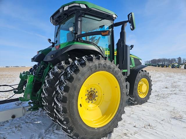 Image of John Deere 7R 210 equipment image 3