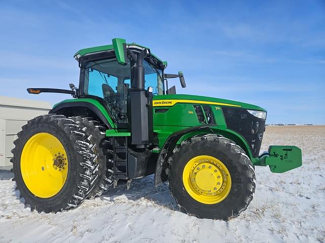 Image of John Deere 7R 210 equipment image 4