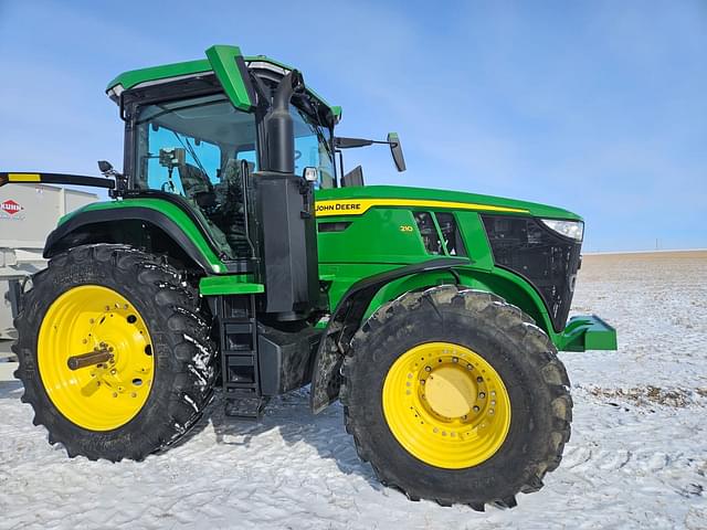 Image of John Deere 7R 210 equipment image 1