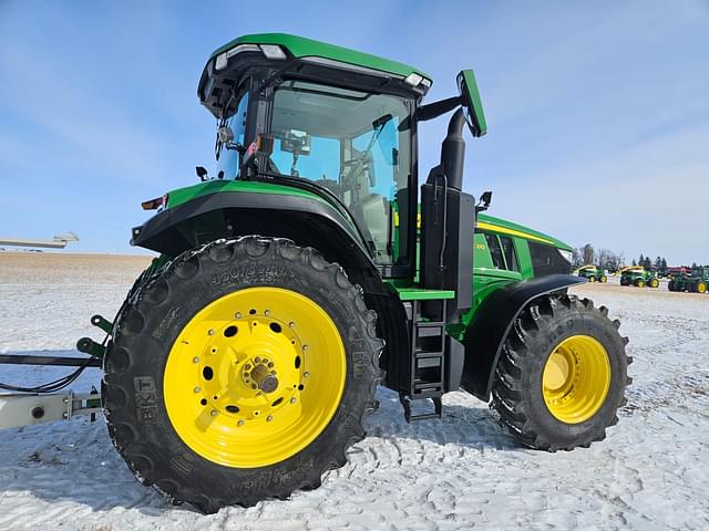 Image of John Deere 7R 210 equipment image 4