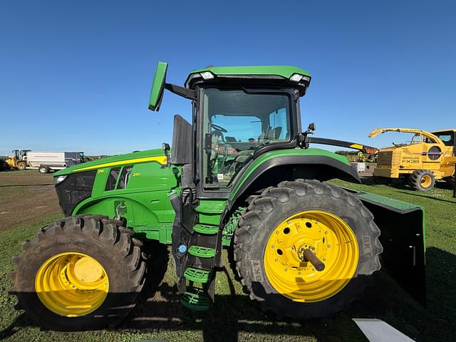 Image of John Deere 7R 210 equipment image 1