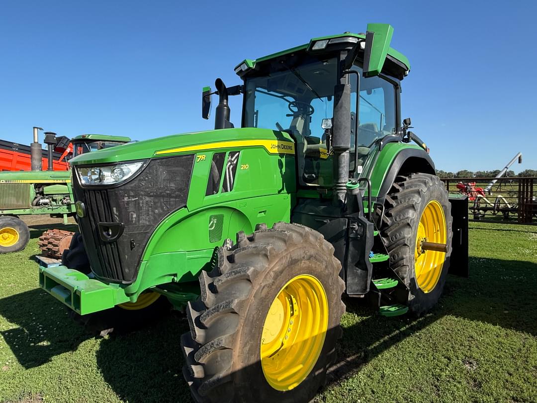 Image of John Deere 7R 210 Primary image