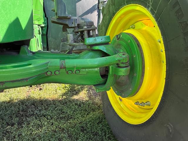 Image of John Deere 7R 210 equipment image 3