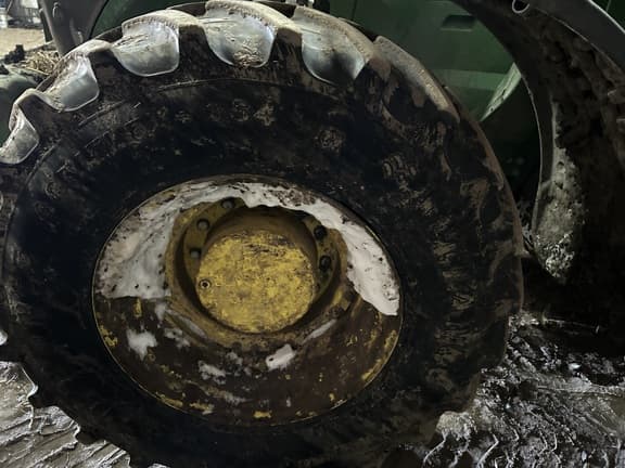 Image of John Deere 7R 210 equipment image 1