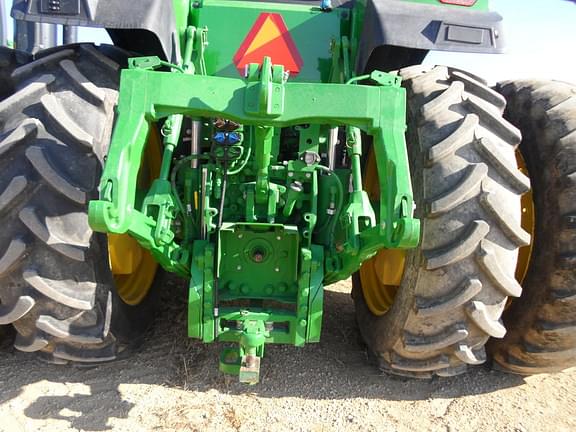 Image of John Deere 7R 210 equipment image 4