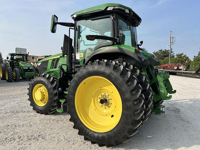 Image of John Deere 7R 210 equipment image 4