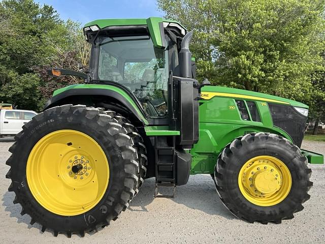 Image of John Deere 7R 210 equipment image 3