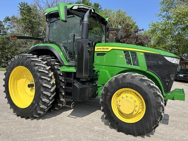 Image of John Deere 7R 210 equipment image 1