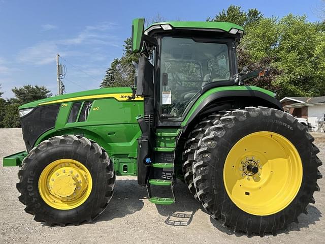 Image of John Deere 7R 210 equipment image 2