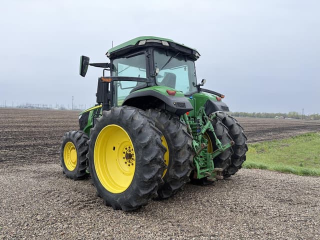 Image of John Deere 7R 210 equipment image 2