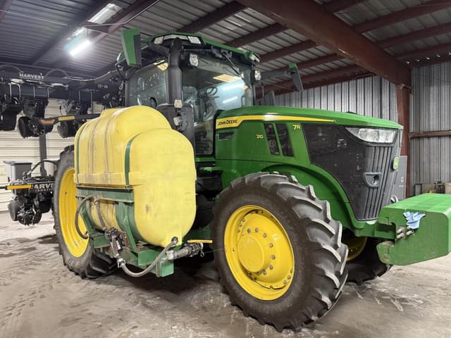 Image of John Deere 7R 210 equipment image 2